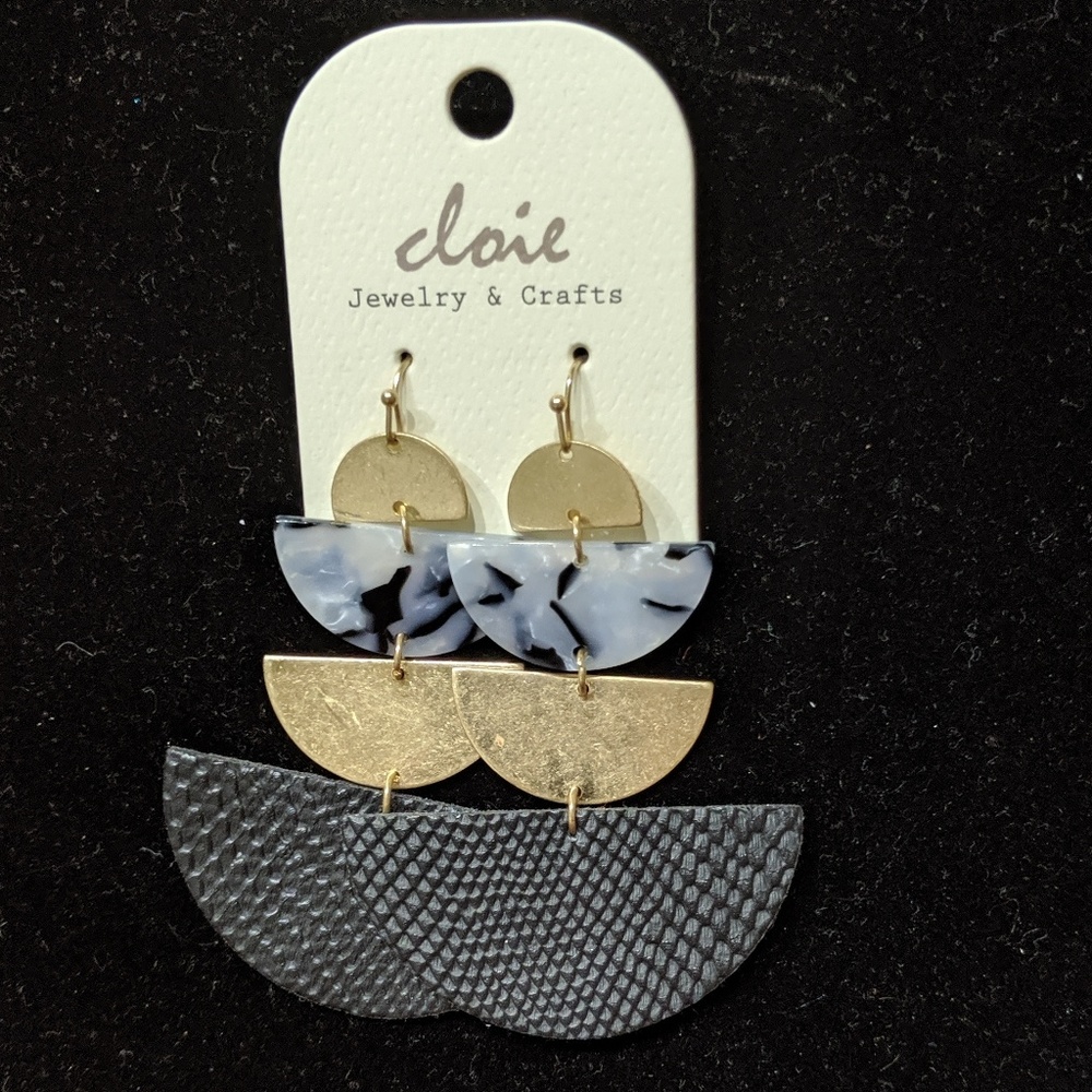 NWT Cloie Gold, Black, and White Dangle Earrings